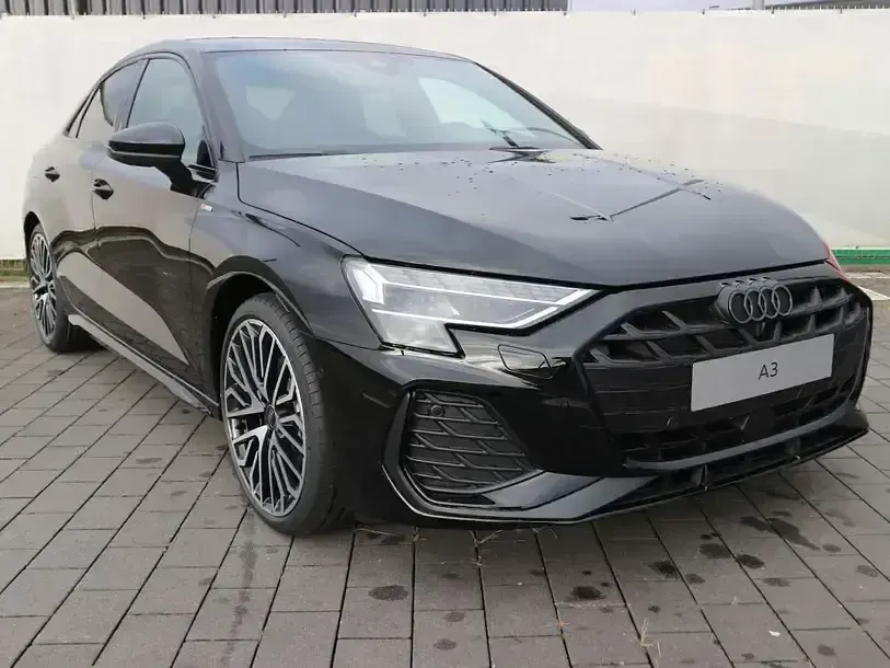 Gebraucht Audi A3 S-Line 150 PS (110 kW) 2025 Mythosschwarz metallic Limousine
