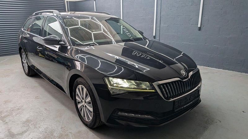 Schwarz Gebraucht 2021 Skoda Superb Ambition Kombi | 15.450 € (Fairer Preis) - Bild 1/4