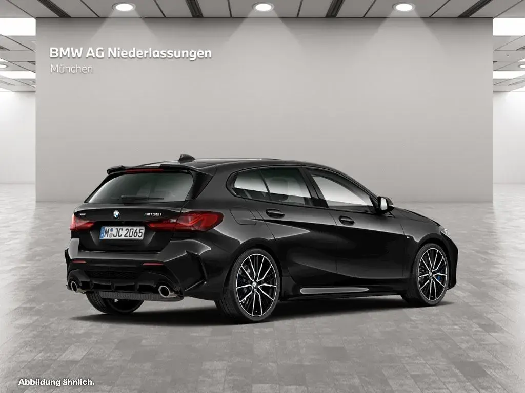 Gebraucht BMW M135 Performance 306 PS (225 kW) 2022 Schwarz Kleinwagen
