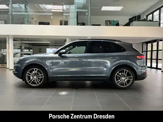 Second-hand Porsche Cayenne 441 CP (324 kW) 2017 Albastru SUV