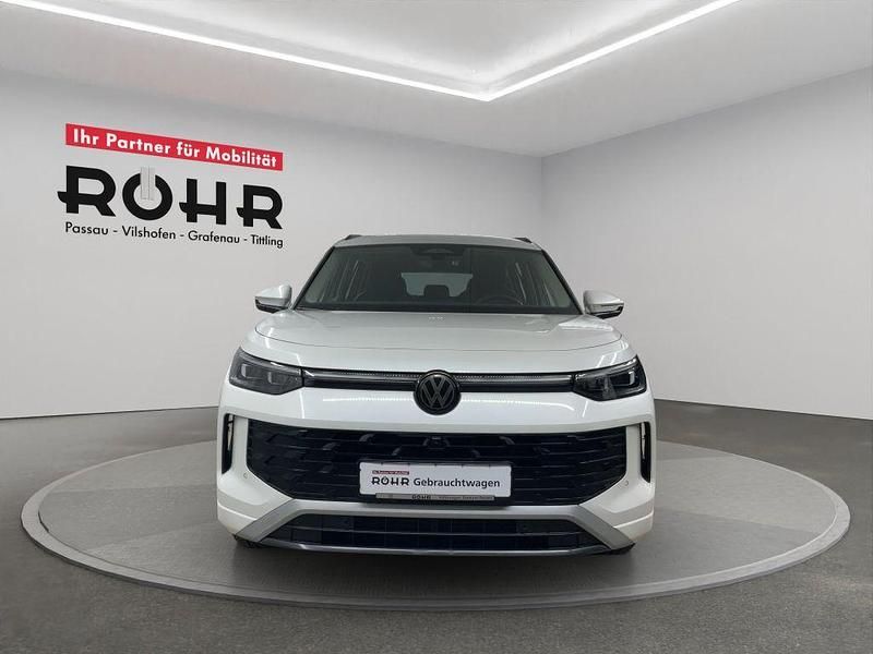 Gebraucht VW Tayron Life 193 PS (141 kW) 2025 Oryxweiss perlmutteffekt SUV