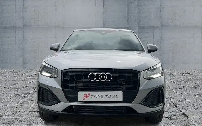 Neu Audi Q2 Advanced Plus 150 PS (110 kW) 2026 Silber SUV