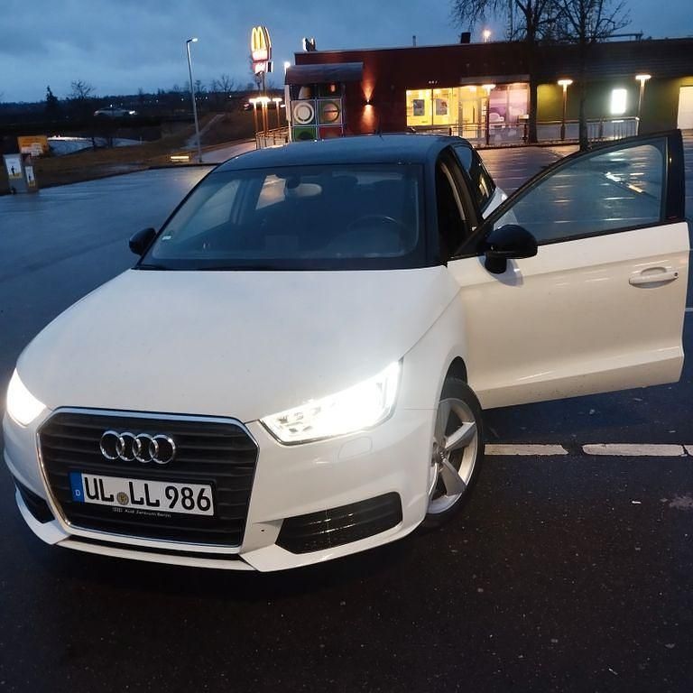 Gebraucht Audi A1 Sportback Design 90 PS (66 kW) 2016 Weiß Kleinwagen