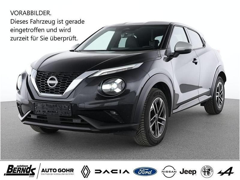 Black pearl/dach in silver (ya Gebraucht 2024 Nissan Juke N-Connecta SUV | 22.880 € (Fairer Preis) - Bild 1/4
