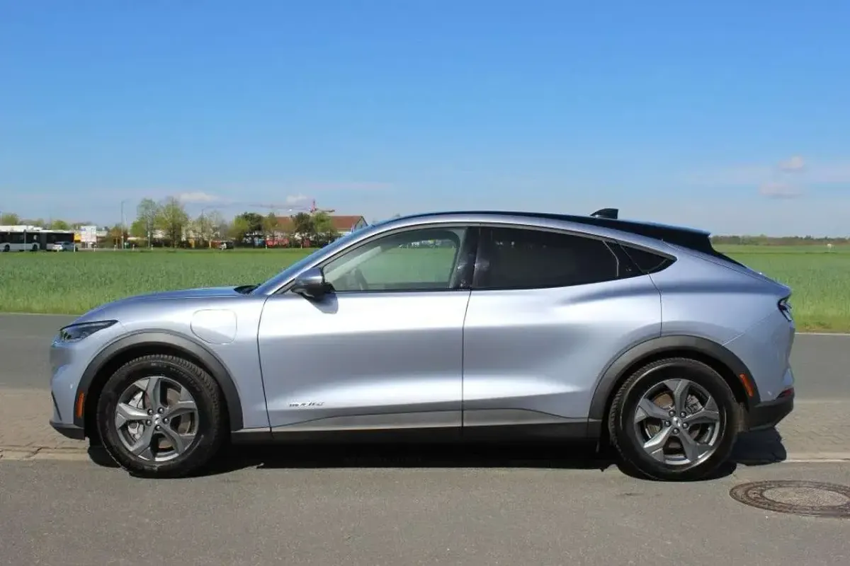 Gebraucht Ford Mustang Mach-E 197 kW (269 PS) 2023 Blau SUV
