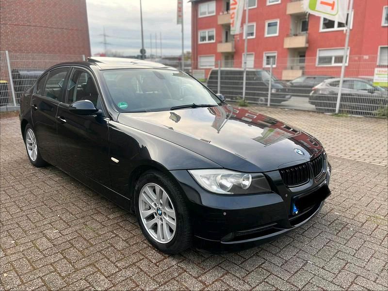 Gebraucht BMW 320 150 PS (110 kW) 2008 Schwarz Limousine