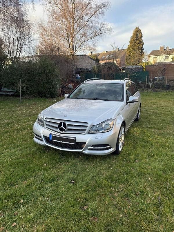 Gebraucht Mercedes C250 Avantgarde 204 PS (150 kW) 2012 Silber Kombi