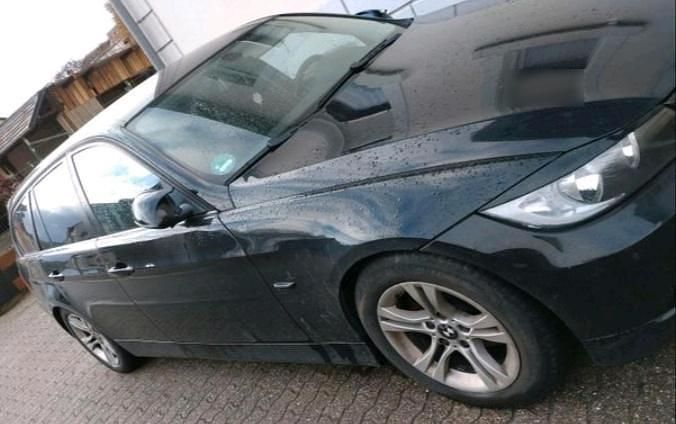 Gebraucht BMW 318 143 PS (105 kW) 2008 Schwarz Kombi