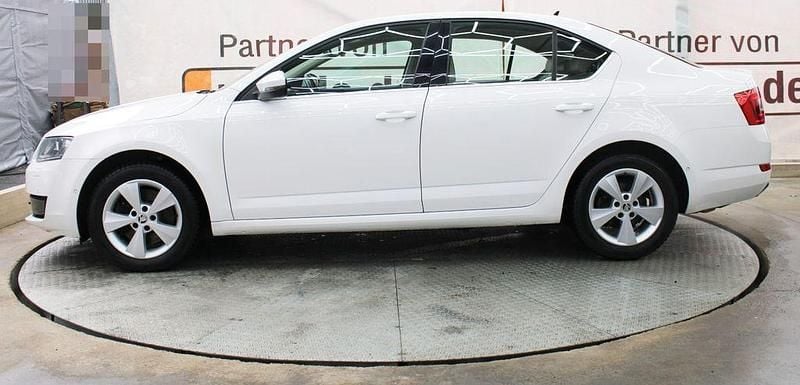Gebraucht Skoda Octavia Elegance 179 PS (131 kW) 2013 Weiß Limousine