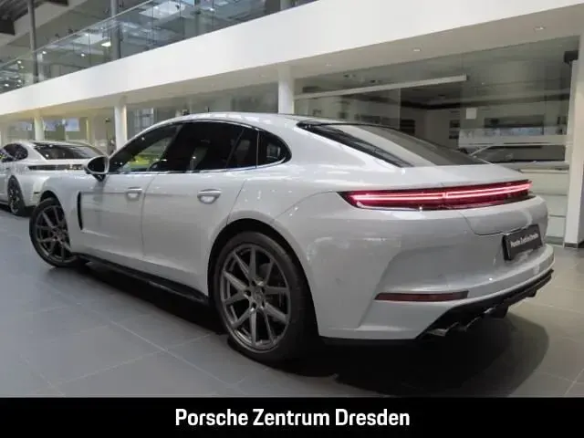 Gebraucht Porsche Panamera 354 PS (260 kW) 2025 Eisgraumetallic (metallic) Kleinwagen