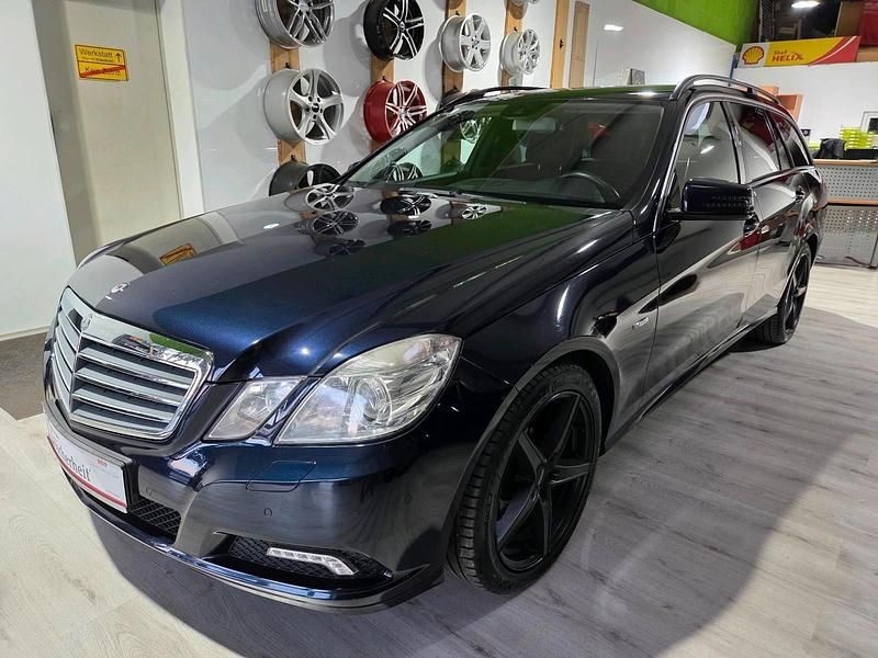 Gebraucht Mercedes E350 292 PS (214 kW) 2009 Blau Kombi