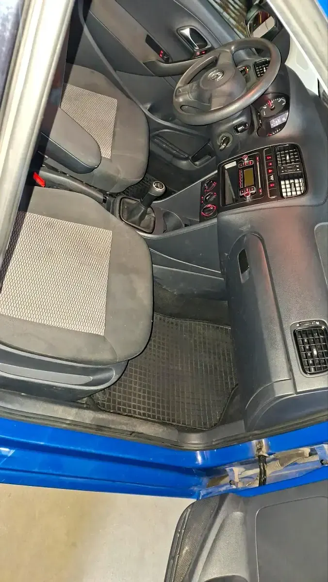 Gebraucht VW Polo 90 PS (66 kW) 2011 Blau Kleinwagen