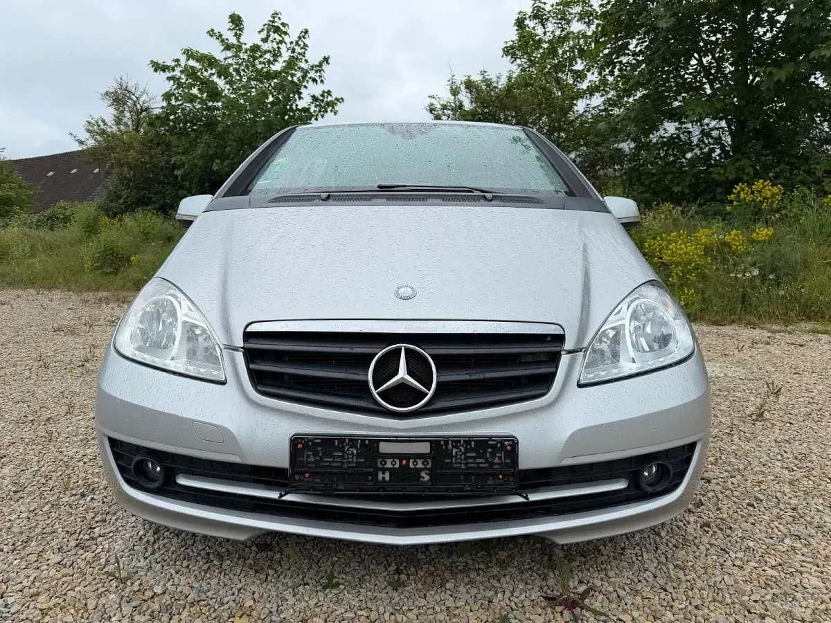 Gebraucht Mercedes A160 Avantgarde 95 PS (69 kW) 2012 Silber Limousine
