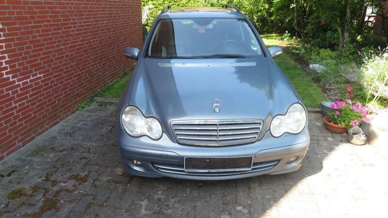 Grau Gebraucht 2005 Mercedes C180 Kombi | 4.200 € (Fairer Preis) - Bild 1/4
