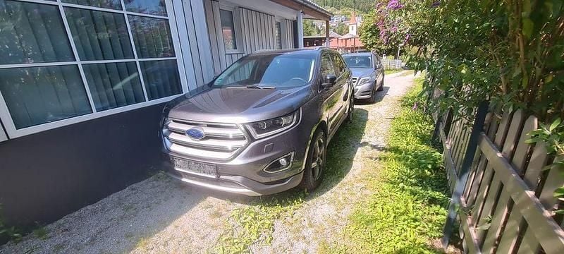 Grau Gebraucht 2016 Ford Edge Titanium SUV | 12.000 € (Guter Preis) - Bild 1/4