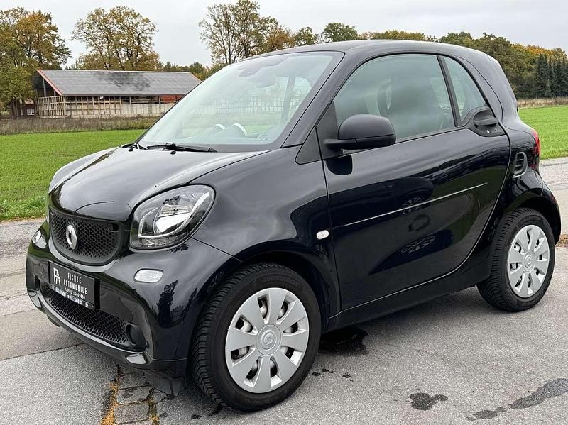 Nachtschwarz Gebraucht 2016 Smart ForTwo Coupé Basis Kleinwagen | 11.290 € (Fairer Preis) - Bild 1/4