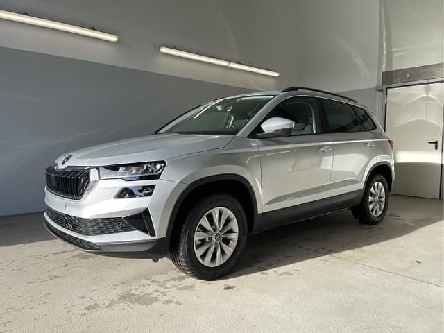 [8e8e] brillantsilber metallic Neu 2025 Skoda Karoq Selection SUV | 34.090 € (Guter Preis) - Bild 1/4