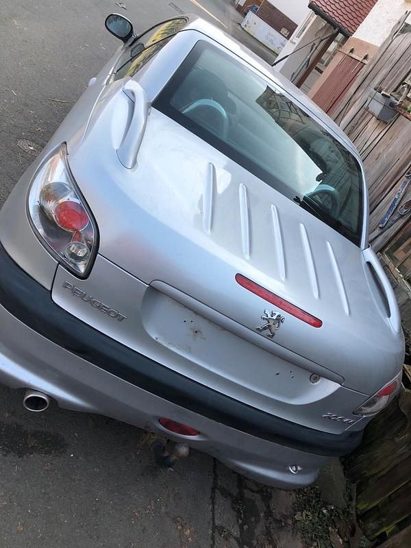 Gebraucht Peugeot 206 CC 136 PS (100 kW) 2001 Silber Cabrio