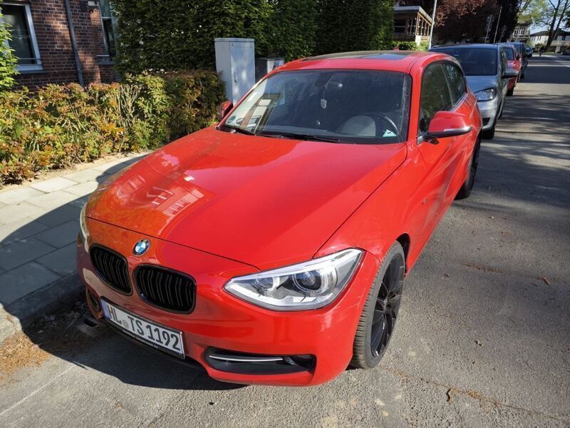 Rot Gebraucht 2013 BMW 114 Sport Line Kleinwagen | 5.400 € (Superpreis) - Bild 1/4