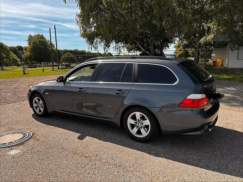 Gebraucht BMW 520 177 PS (130 kW) 2009 Grau Kombi
