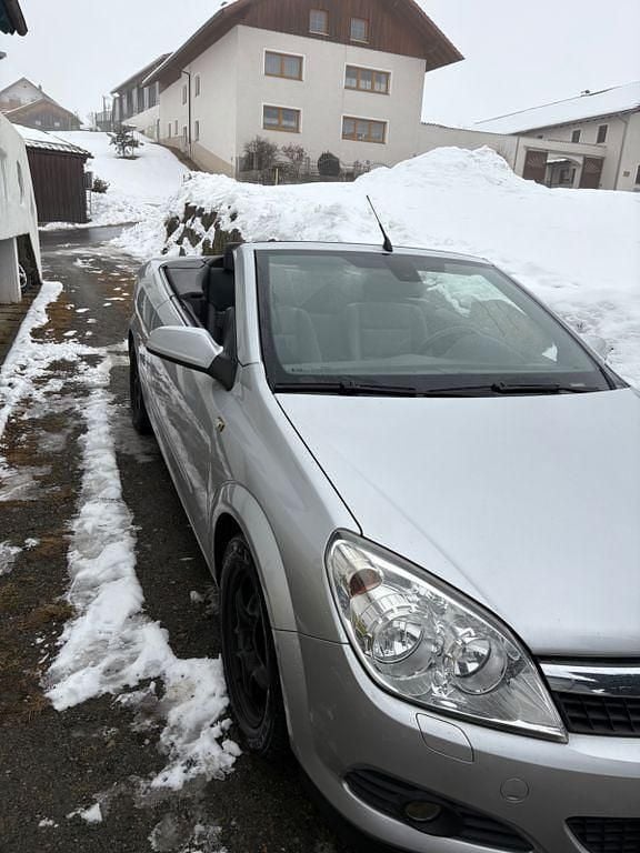 Gebraucht Opel Astra Cabriolet 150 PS (110 kW) 2008 Silber Cabrio