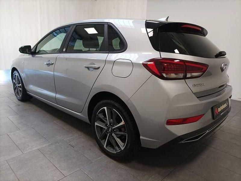 Gebraucht Hyundai i30 160 PS (117 kW) 2022 Silber Limousine