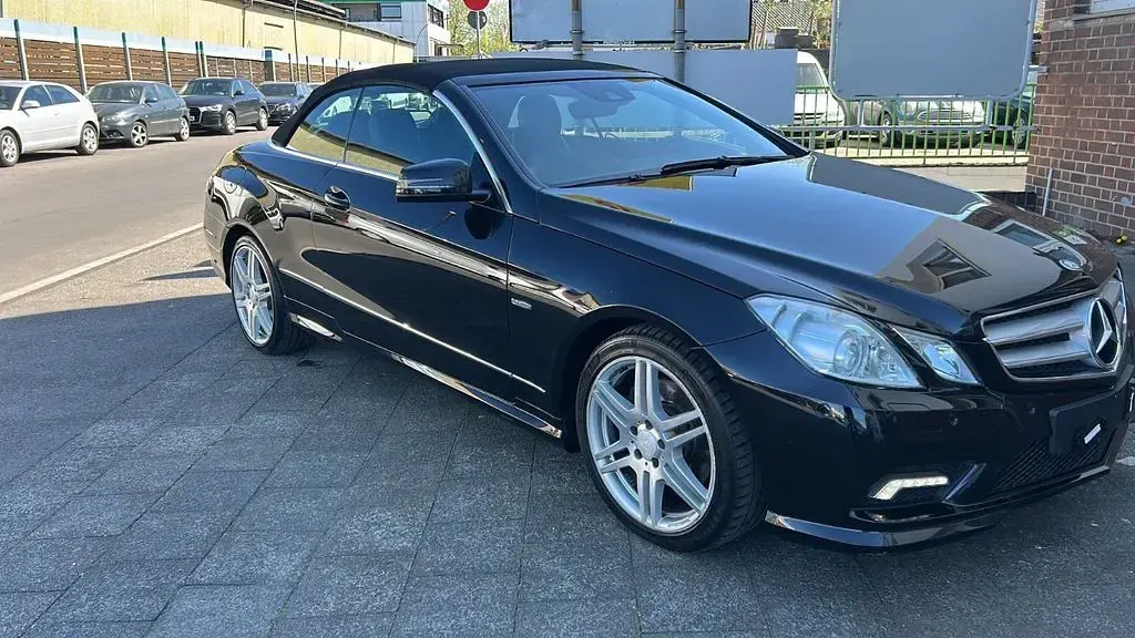 Gebraucht Mercedes E350 AMG 231 PS (169 kW) 2010 Schwarz Cabrio