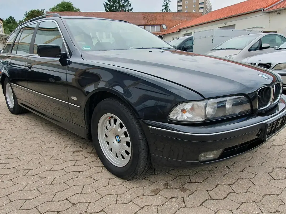 Second-hand BMW 520 150 CP (110 kW) 2000 Negru Break