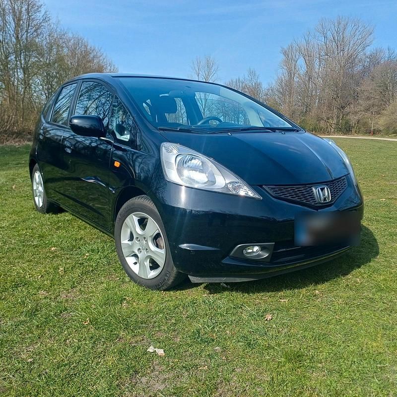 Gebraucht Honda Jazz 90 PS (66 kW) 2011 Schwarz Kleinwagen