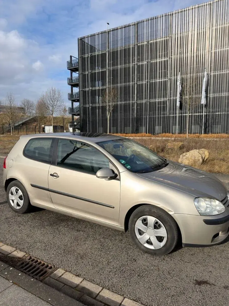 Gebraucht VW Golf 105 PS (77 kW) 2004 Gelb Coupé