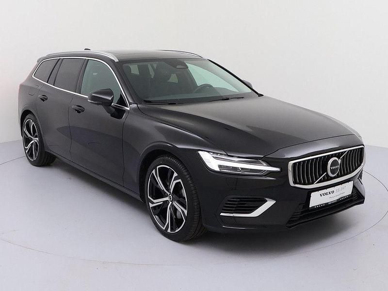 Gebraucht Volvo V60 Plus 398 PS (292 kW) 2025 Schwarz Kombi