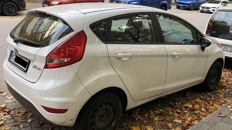 Gebraucht Ford Fiesta Ambiente 60 PS (44 kW) 2010 Kleinwagen