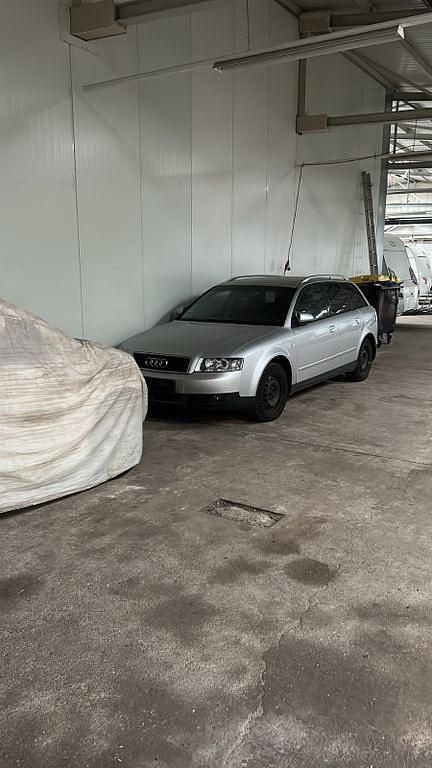 Silber Gebraucht 2002 Audi A4 Limousine | 2.200 € (Fairer Preis) - Bild 1/4