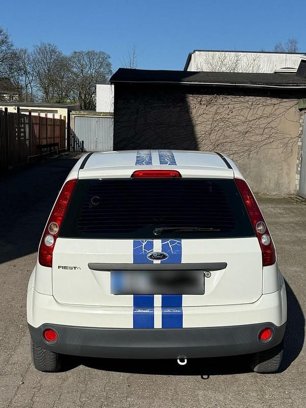 Gebraucht Ford Fiesta 80 PS (58 kW) 2006 Weiß Kleinwagen