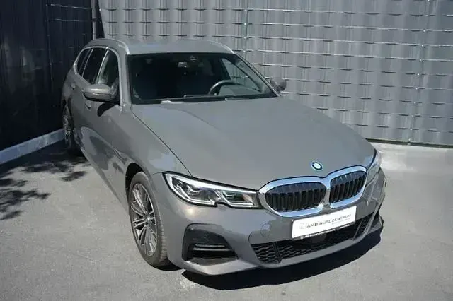 Gebraucht BMW 320e M Sport 204 PS (150 kW) 2022 Grau Kombi