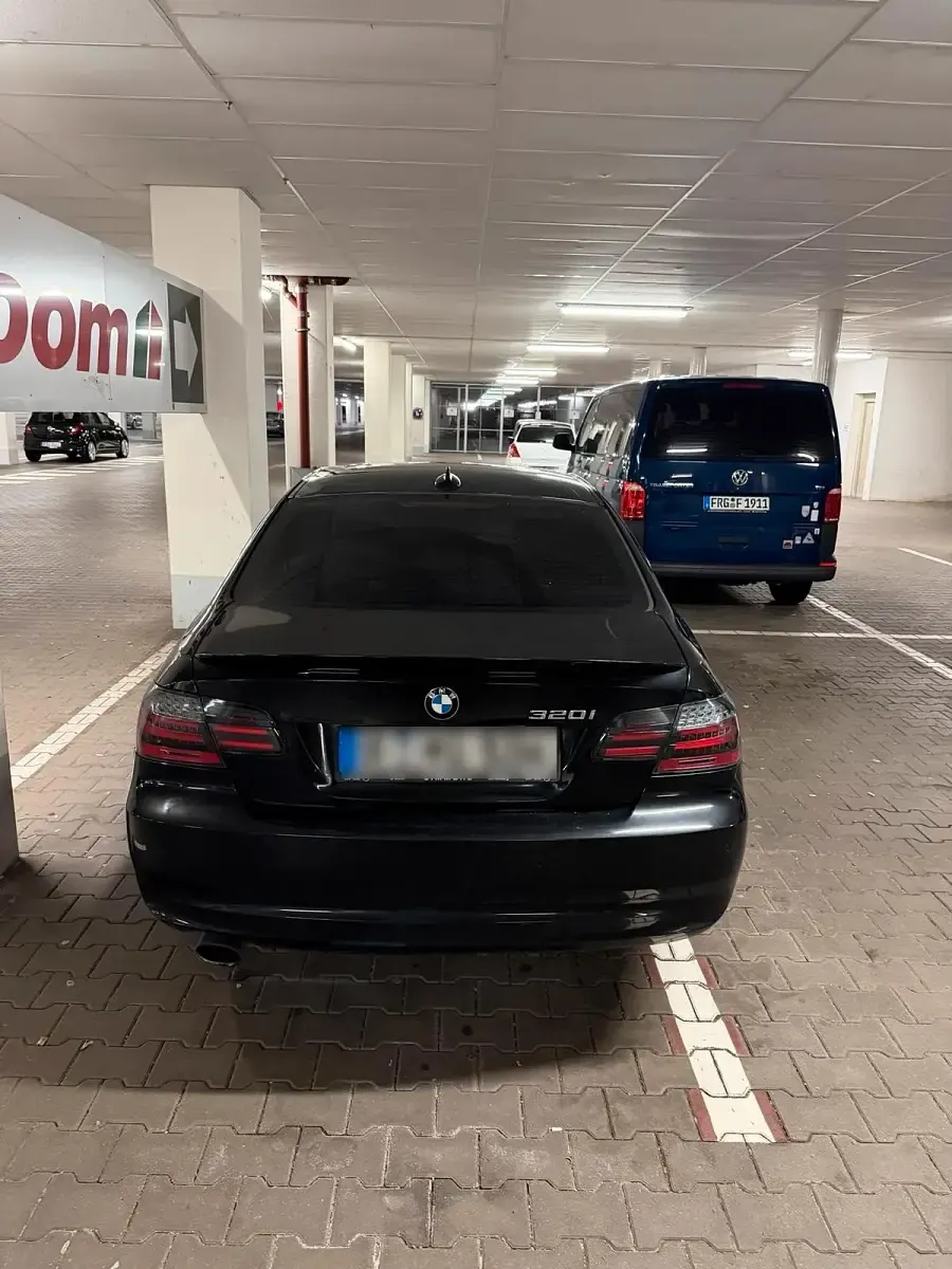 Gebraucht BMW 320 184 PS (135 kW) 2013 Schwarz Coupé