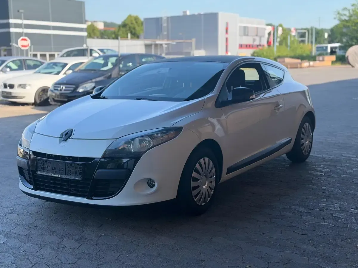 Gebraucht Renault Mégane 110 PS (80 kW) 2011 Weiß Kleinwagen