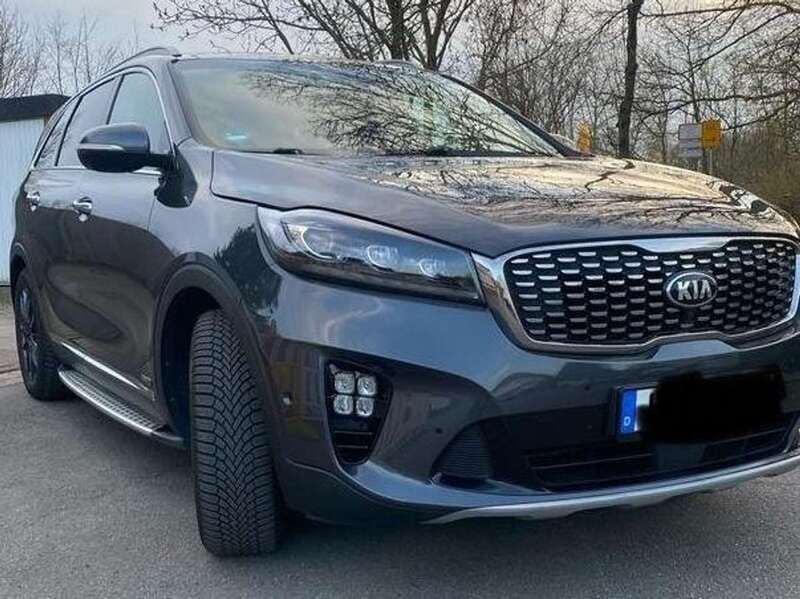 Grau Gebraucht 2018 Kia Sorento GT-Line SUV | 18.500 € (Superpreis) - Bild 1/4