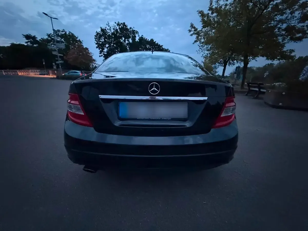 Gebraucht Mercedes C200 Avantgarde 183 PS (134 kW) 2009 Schwarz Limousine