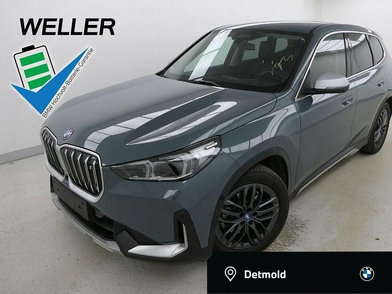 Grün Gebraucht 2023 BMW iX1 Comfort Edition SUV | 34.900 € (Guter Preis) - Bild 1/3