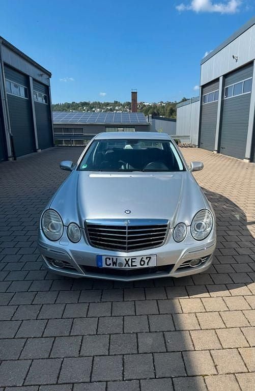 Gebraucht Mercedes E200 Avantgarde 184 PS (135 kW) 2007 Limousine