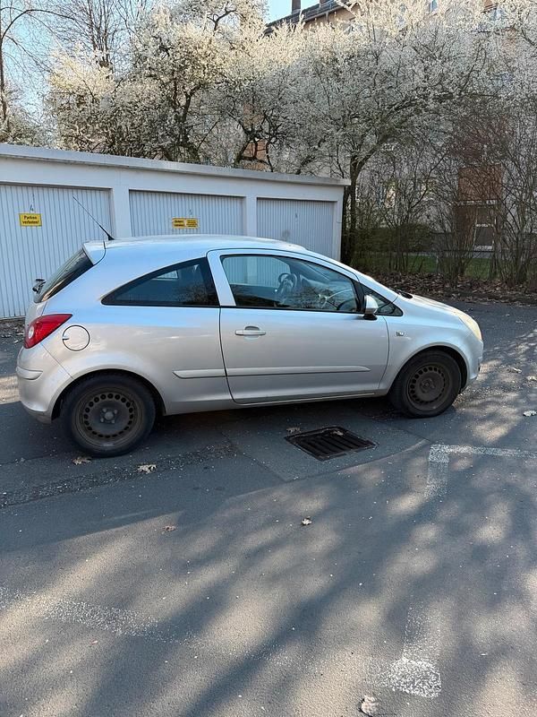 Gebraucht Opel Corsa 63 PS (46 kW) 2007 Silber Kleinwagen