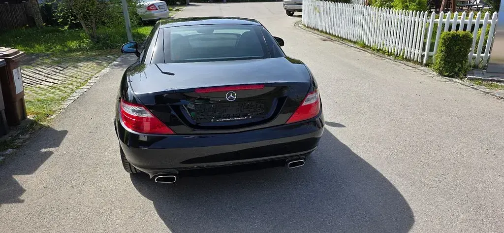 Gebraucht Mercedes SLK300 245 PS (180 kW) 2015 Schwarz Cabrio