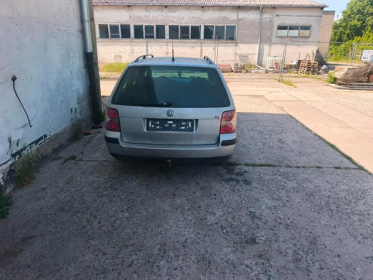 Käytetty VW Passat 131 HP (96 kW) 2001 Hopea Farmari