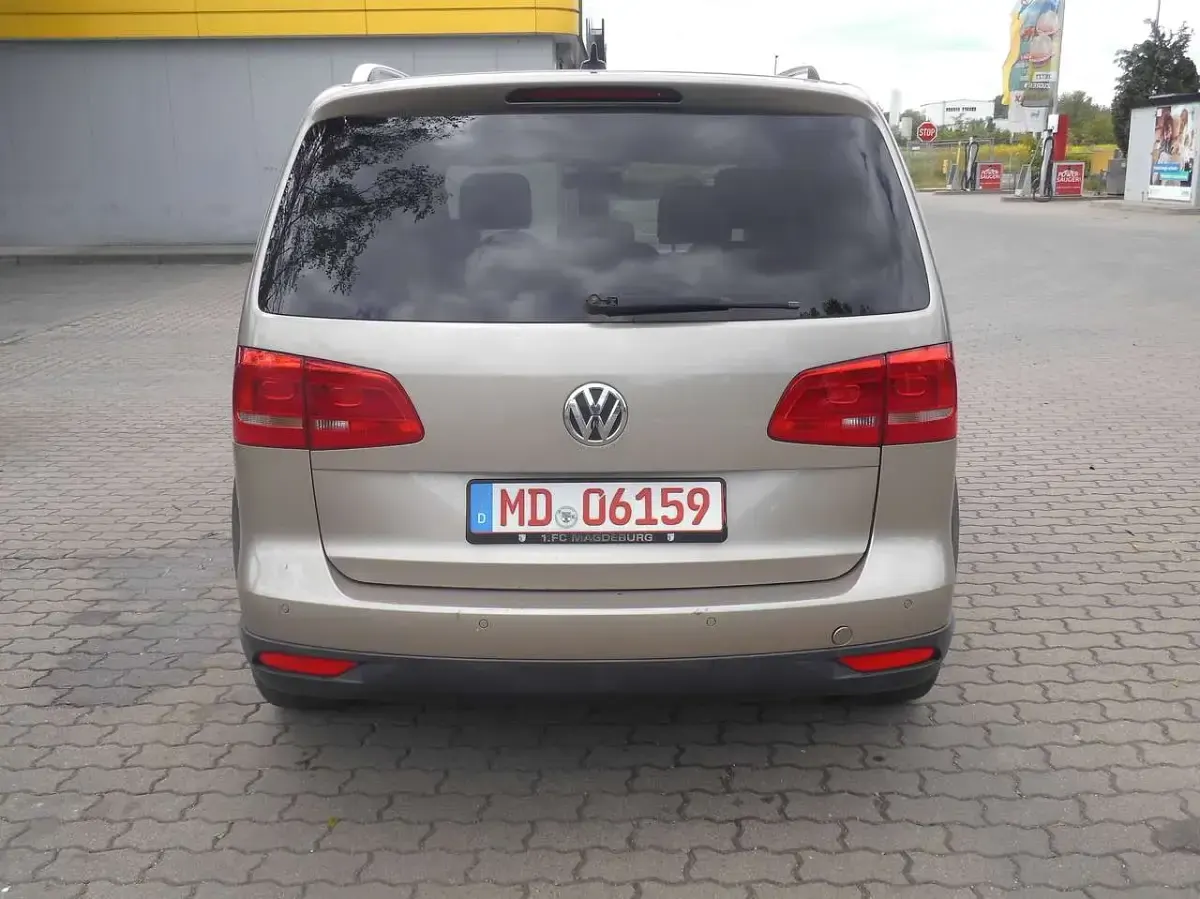 Gebraucht VW Touran Cross 140 PS (102 kW) 2012 Titanium beige metallic Van / Kleinbus