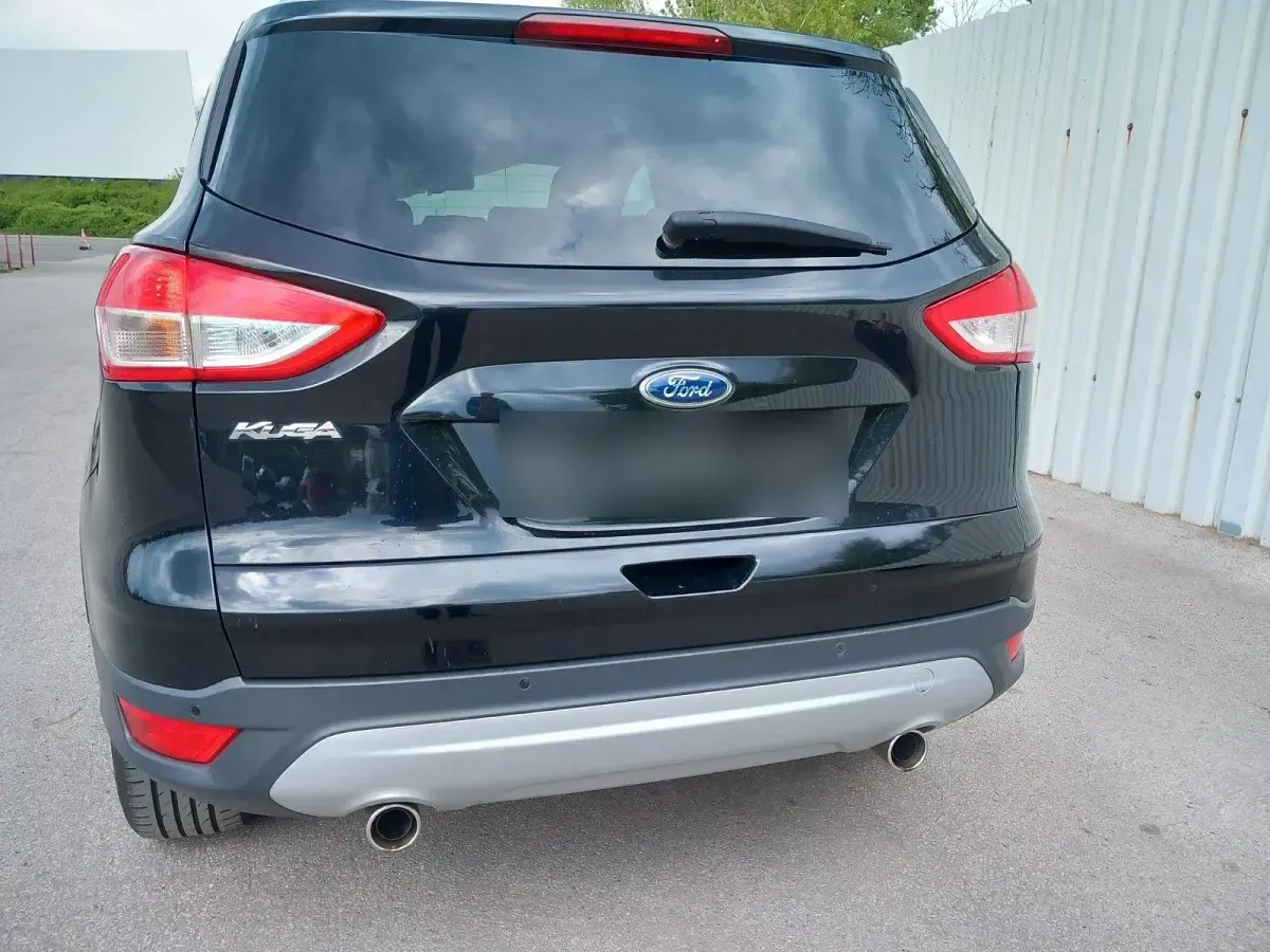 Używany Ford Kuga Individual 140 KM (102 kW) 2014 Czarny SUV