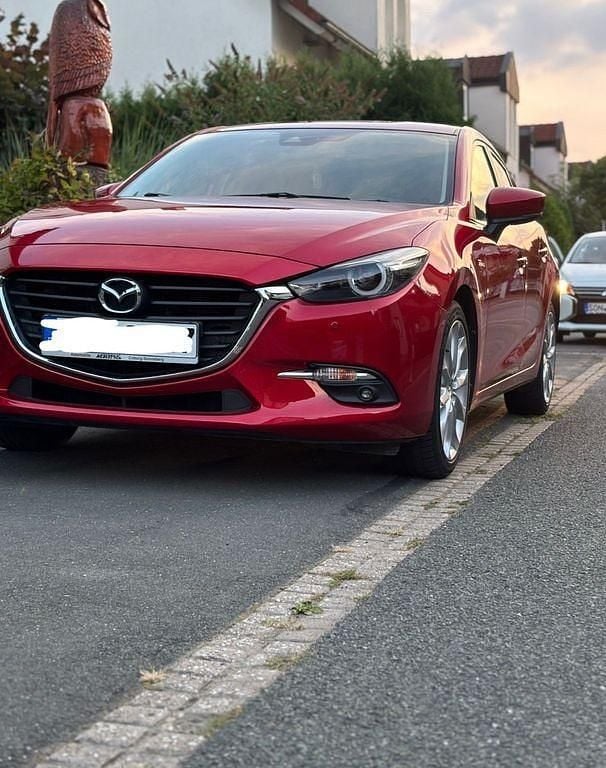 Gebraucht Mazda 3 Exclusive-Line 120 PS (88 kW) 2018 Rot Limousine
