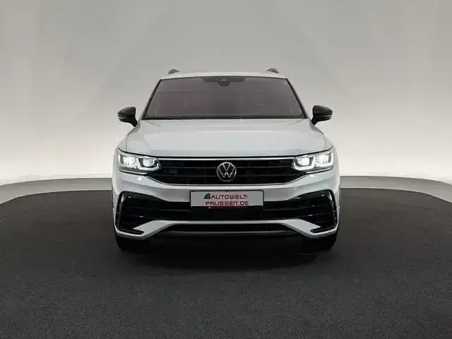 Gebraucht VW Tiguan R-line 150 PS (110 kW) 2022 Weiß SUV