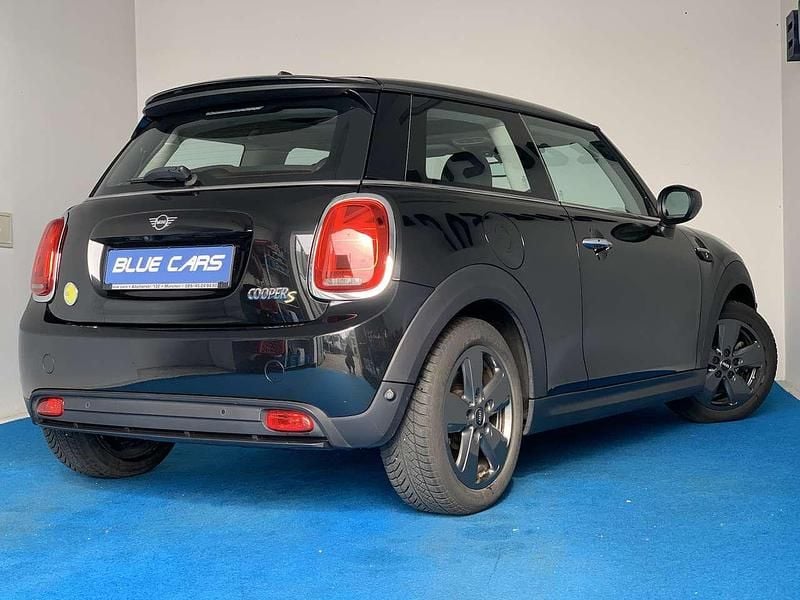 Gebraucht Mini Cooper SE Classic 135 kW (184 PS) 2023 Enigmatic black Kleinwagen