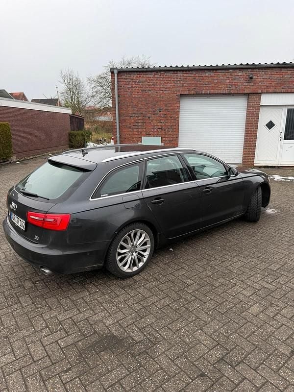 Gebraucht Audi A6 201 PS (147 kW) 2014 Schwarz Kombi